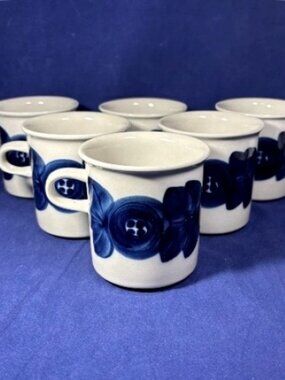 Vtg 1960s Arabia Finland ANEMONE BLUE Coffee Mugs Signed Ulla Procope EUC